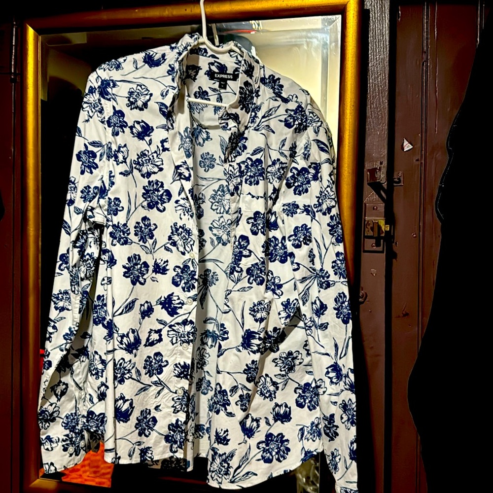 Express shirt almost new